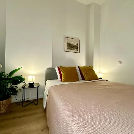 Luxury By Rikas Apartment *