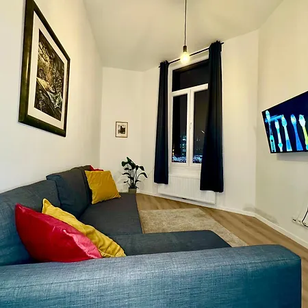 Luxury By Rikas Apartment Mons