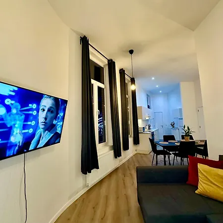 Luxury By Rikas Apartment Mons