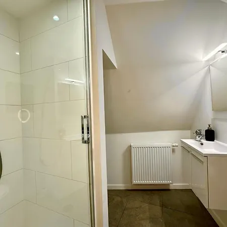 Luxury By Rikas Apartment *