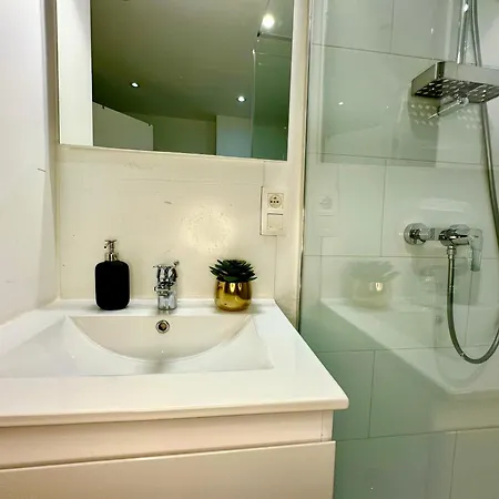 Luxury By Rikas Apartament