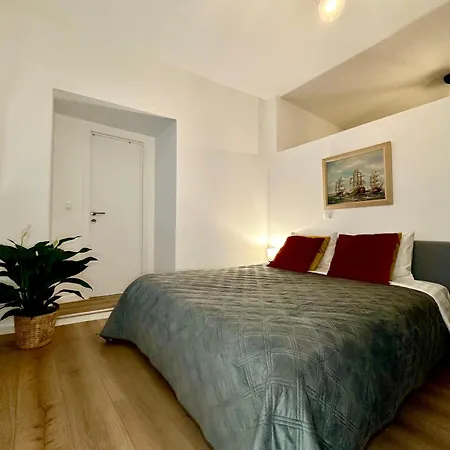 Luxury By Rikas Apartamento Mons