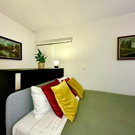 Luxury By Rikas Apartman *